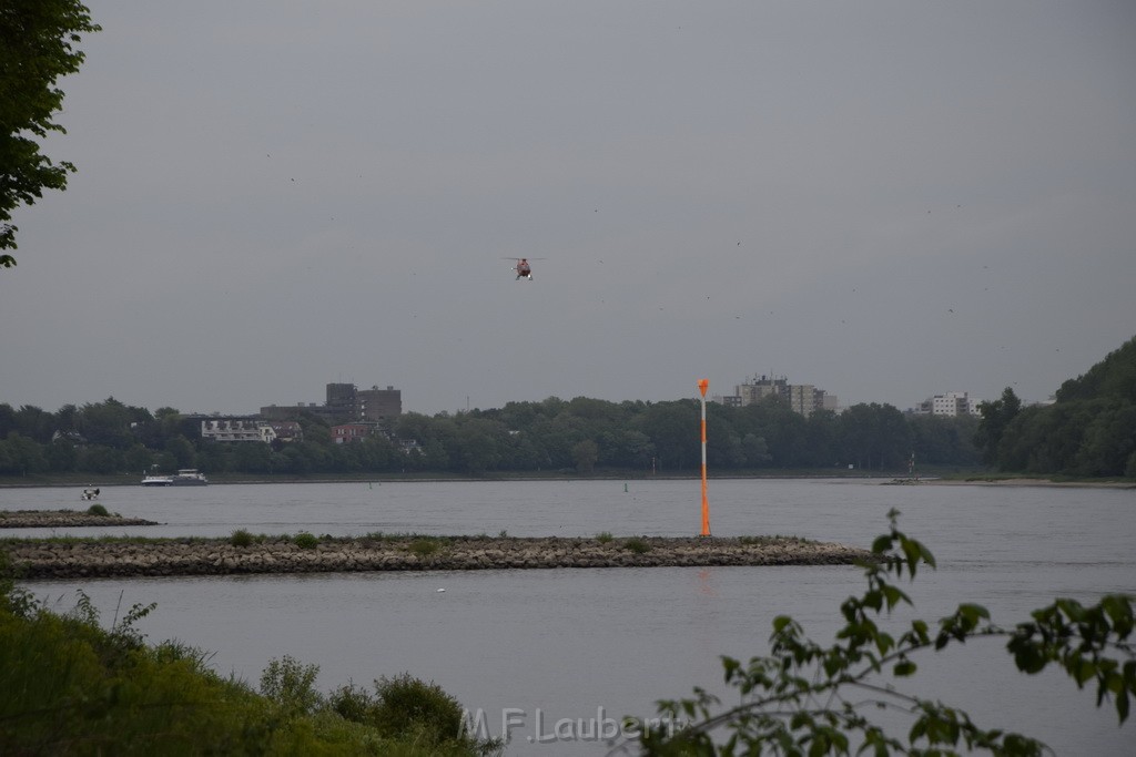 PRhein Koeln Porz Ensen Schwimmer untergegangen P004.JPG - Miklos Laubert